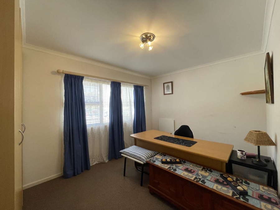 2 Bedroom Property for Sale in Hartenbos Central Western Cape